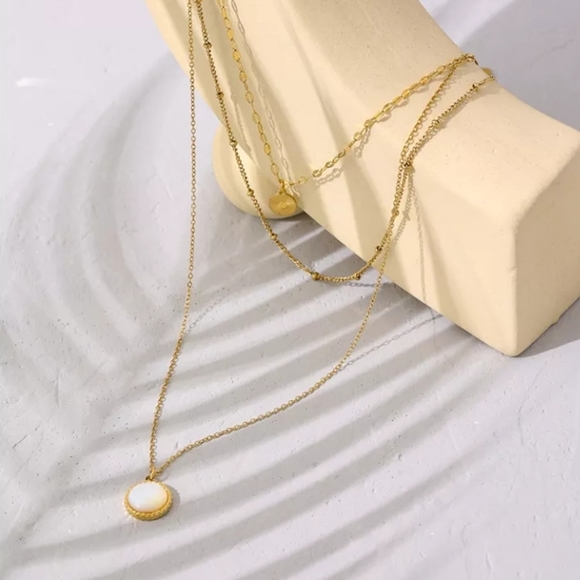 Gorgeous Lady Multilayered Necklace - Picture 3 of 8